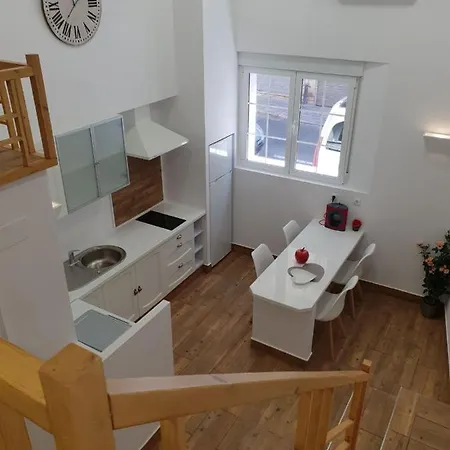 Beautiful And Loft - アパート *