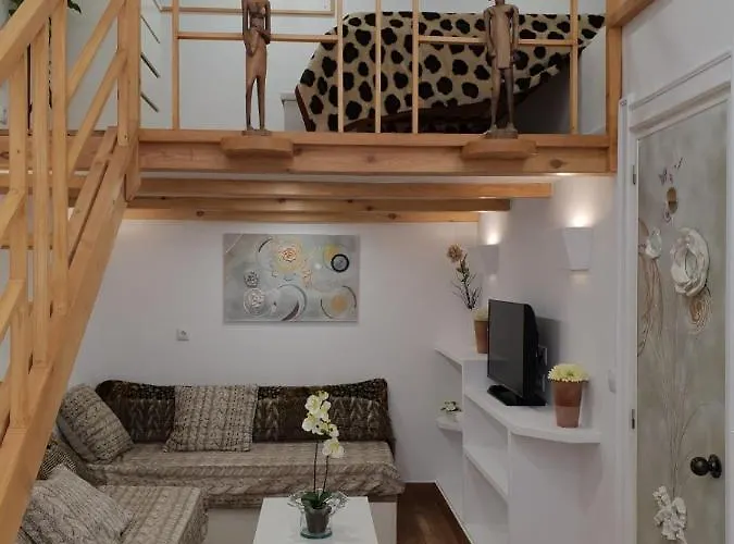 Beautiful And Loft - *